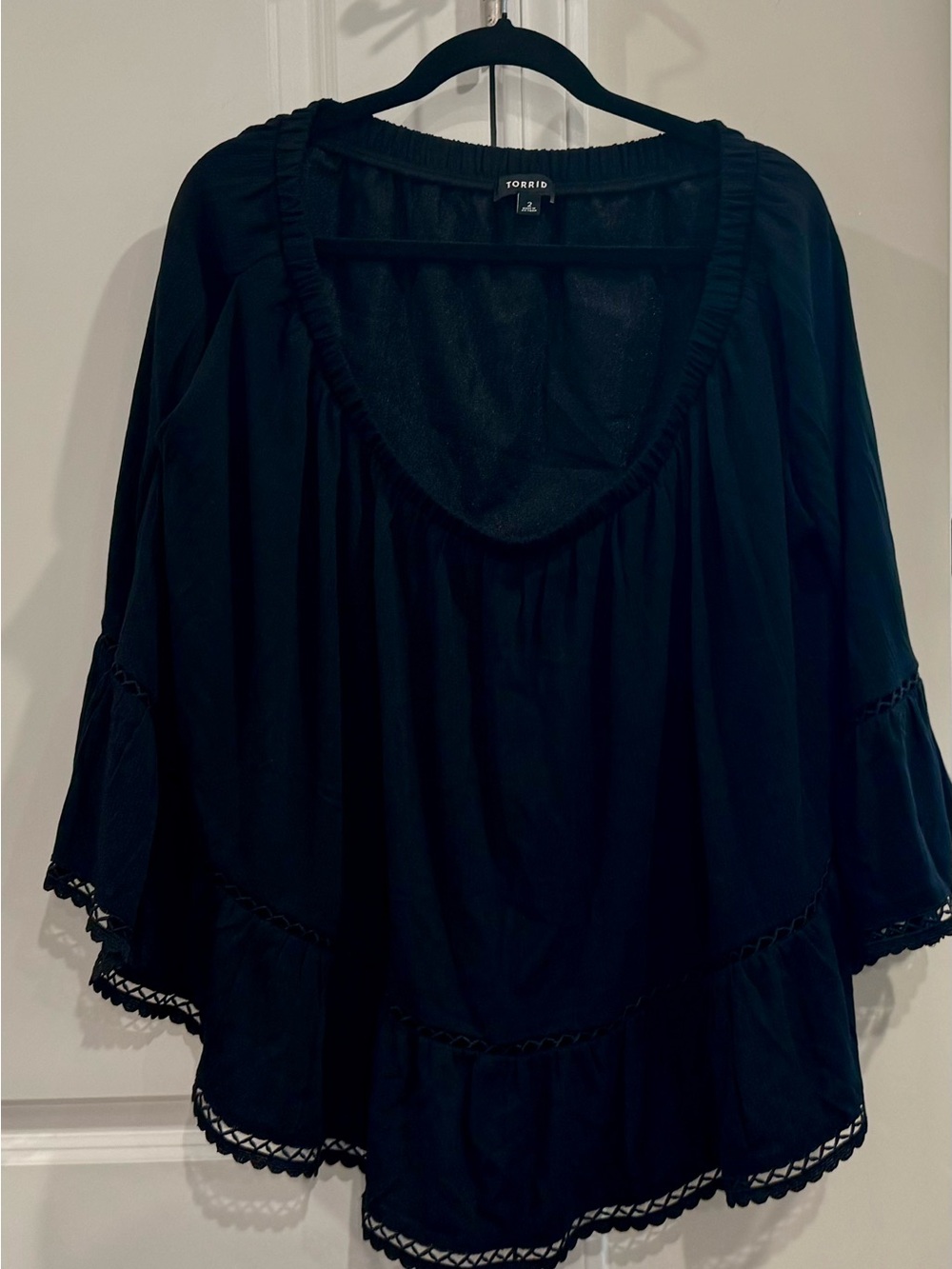 Torrid Black Embroidered Hem Flowy Lined Skirt
Size 2